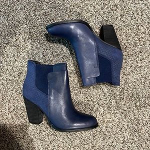 Also Blue leather/suede Sassi bootie
